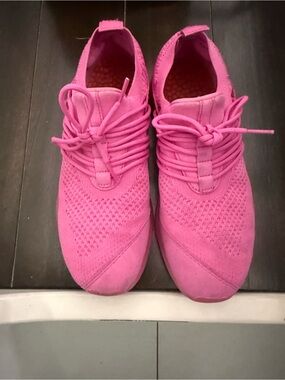 Lane Eight Women’s size 7.5 trainers